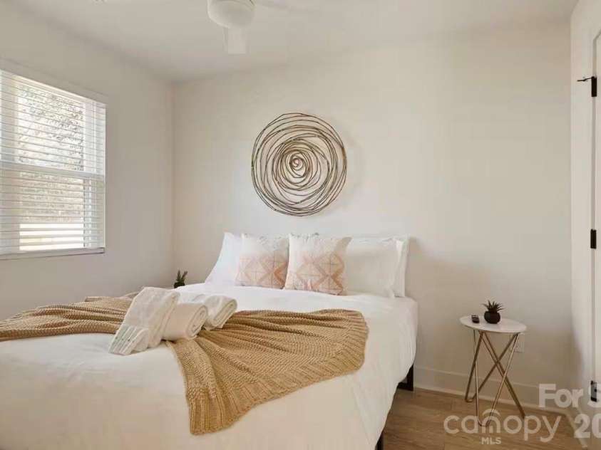 1323 Richmond Place, Charlotte, NC 28209.  MLS# CAR4413115, YatesRealty ID 45744. 