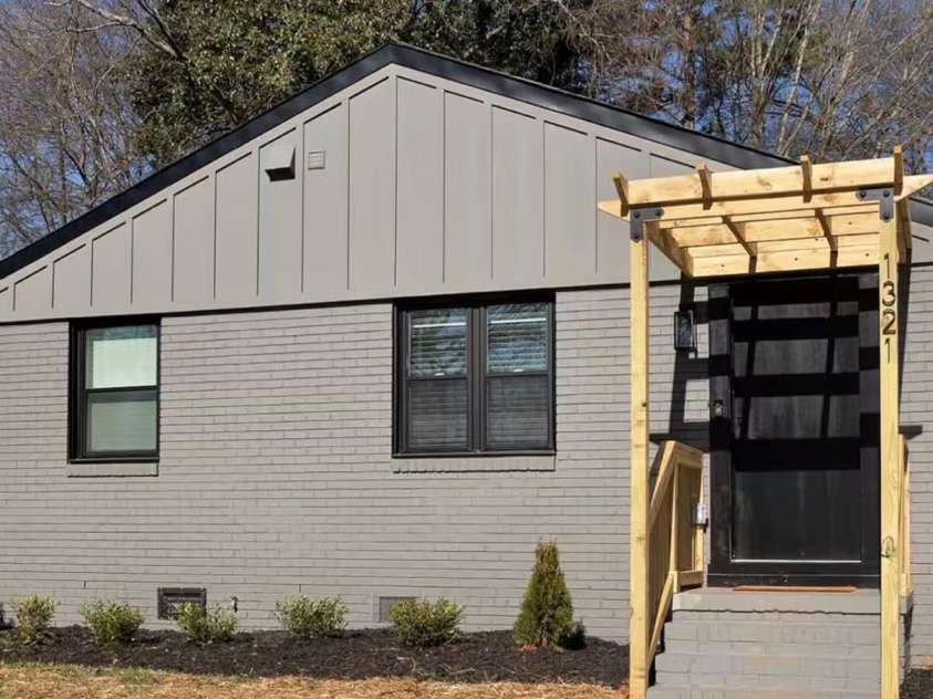 1323 Richmond Place, Charlotte, NC 28209.  MLS# CAR4413115, YatesRealty ID 45744. 