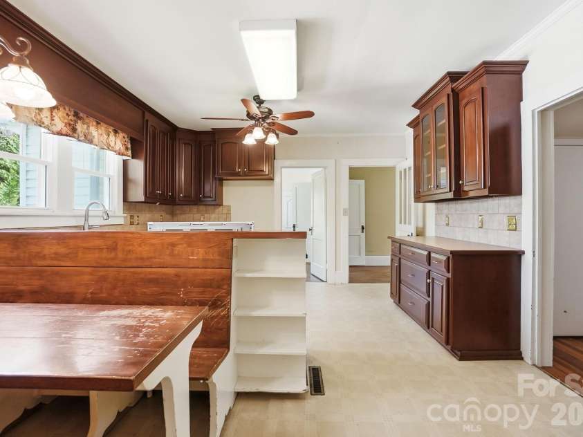 302 Ridge Avenue, Kannapolis, NC 28083.  MLS# CAR4414149, YatesRealty ID 45746. 