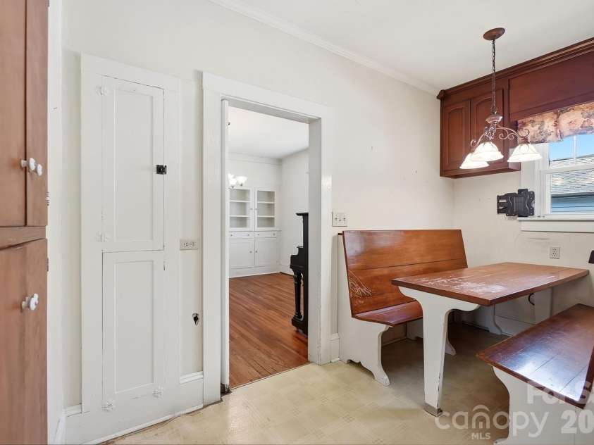 302 Ridge Avenue, Kannapolis, NC 28083.  MLS# CAR4414149, YatesRealty ID 45746. 