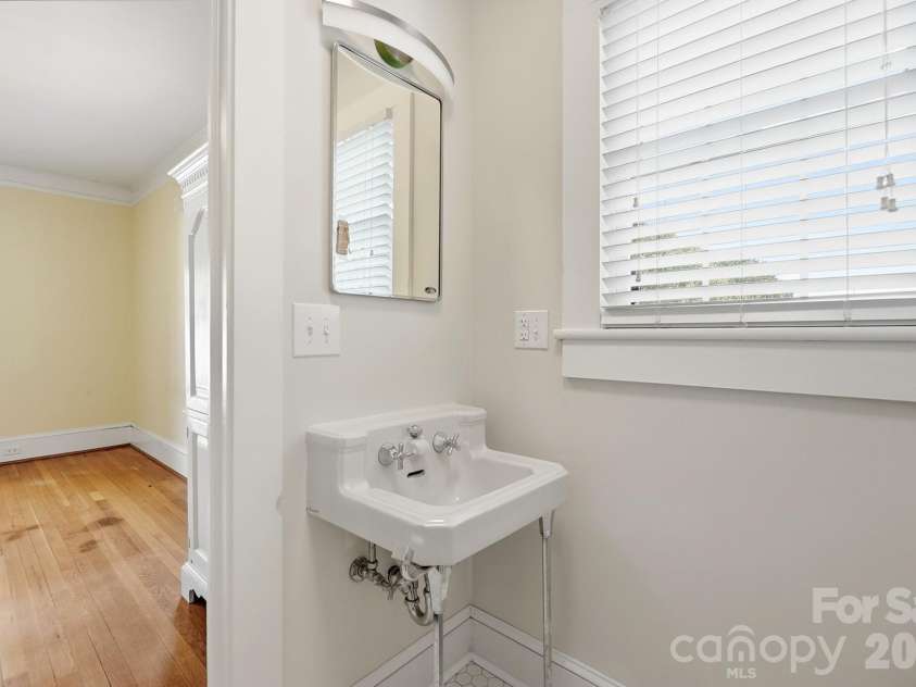 302 Ridge Avenue, Kannapolis, NC 28083.  MLS# CAR4414149, YatesRealty ID 45746. 