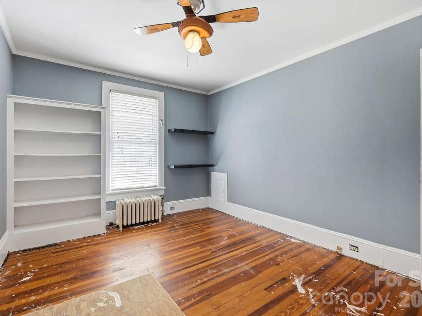 302 Ridge Avenue, Kannapolis, NC 28083.  MLS# CAR4414149, YatesRealty ID 45746. 