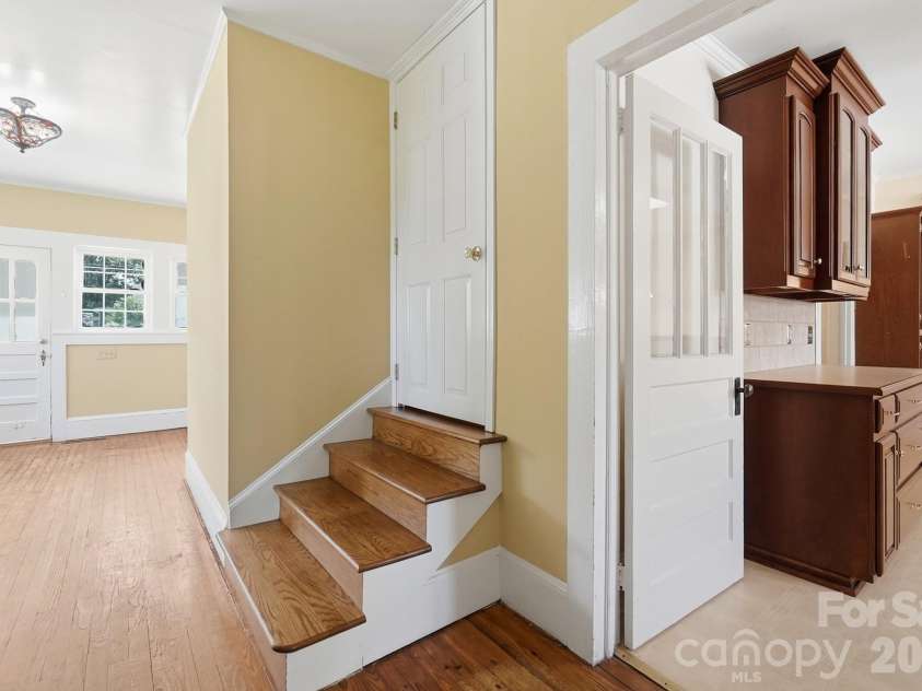 302 Ridge Avenue, Kannapolis, NC 28083.  MLS# CAR4414149, YatesRealty ID 45746. 