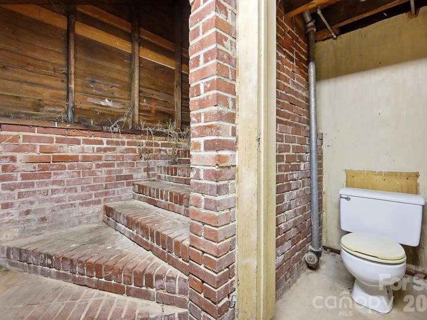 302 Ridge Avenue, Kannapolis, NC 28083.  MLS# CAR4414149, YatesRealty ID 45746. 