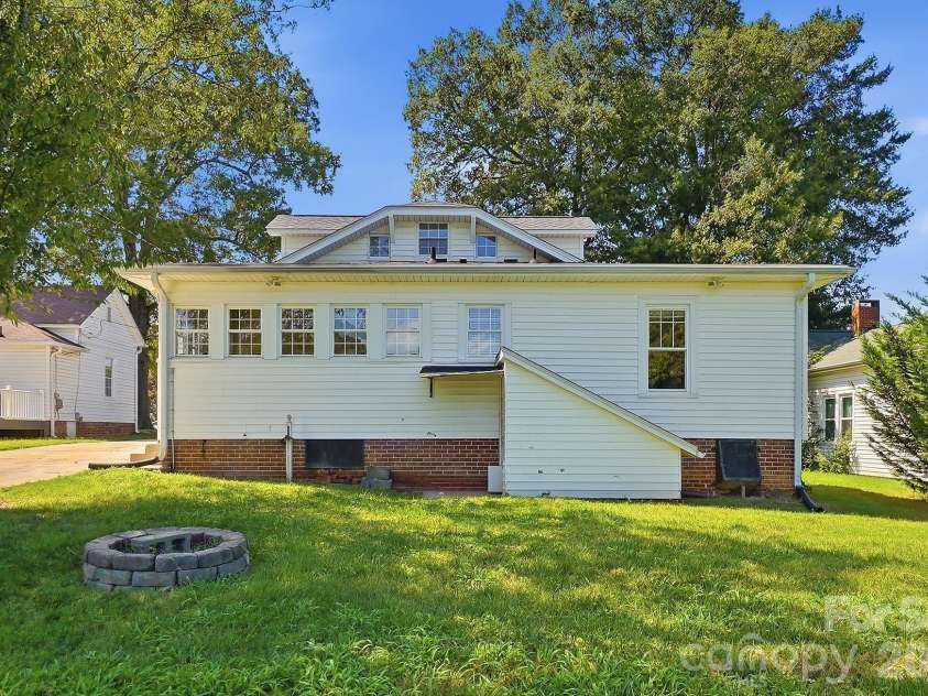302 Ridge Avenue, Kannapolis, NC 28083.  MLS# CAR4414149, YatesRealty ID 45746. 