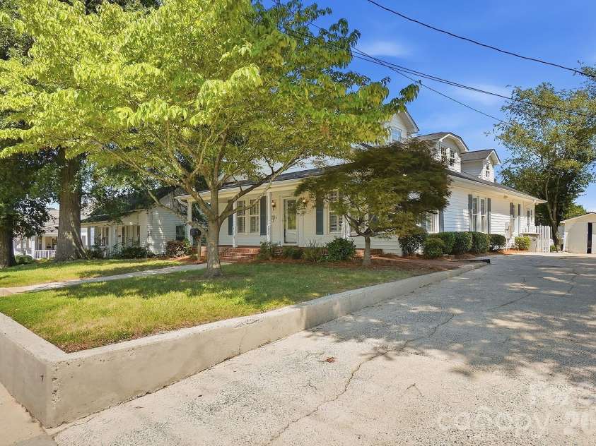 302 Ridge Avenue, Kannapolis, NC 28083.  MLS# CAR4414149, YatesRealty ID 45746. 