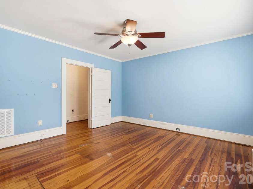 302 Ridge Avenue, Kannapolis, NC 28083.  MLS# CAR4414149, YatesRealty ID 45746. Bedroom III