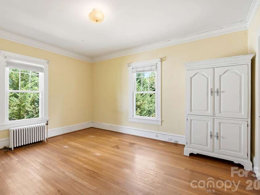 302 Ridge Avenue, Kannapolis, NC 28083.  MLS# CAR4414149, YatesRealty ID 45746. Primary Bedroom