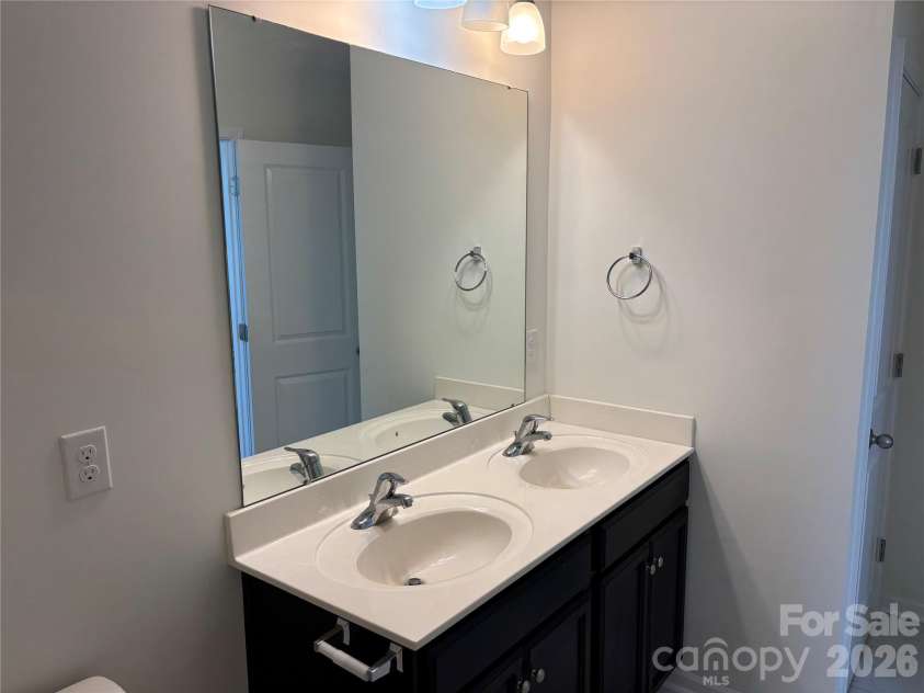 6816 Pennyroyal Way, Charlotte, NC 28216.  MLS# CAR4416598, YatesRealty ID 45748. 