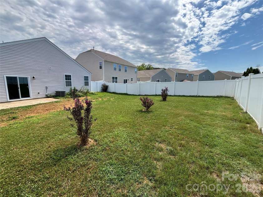 6816 Pennyroyal Way, Charlotte, NC 28216.  MLS# CAR4416598, YatesRealty ID 45748. 
