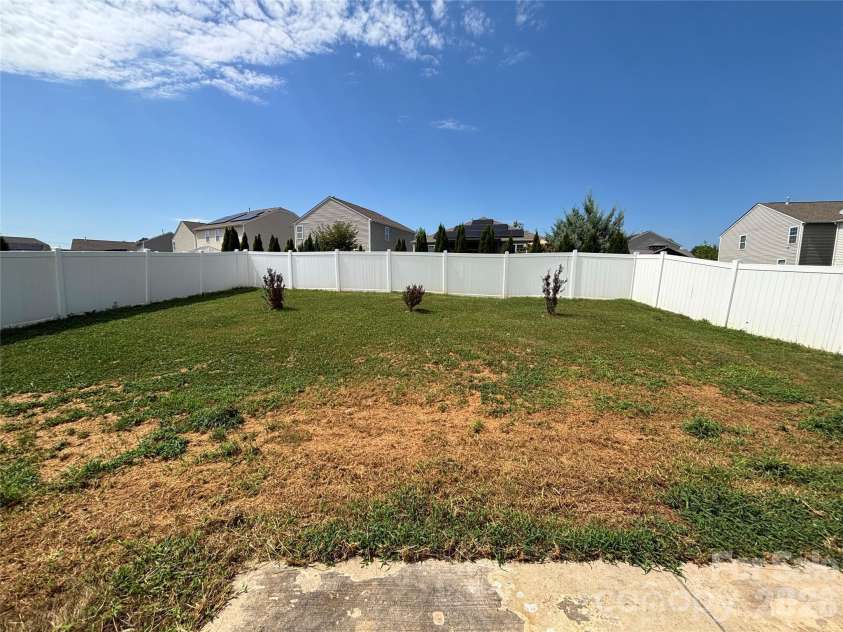 6816 Pennyroyal Way, Charlotte, NC 28216.  MLS# CAR4416598, YatesRealty ID 45748. 