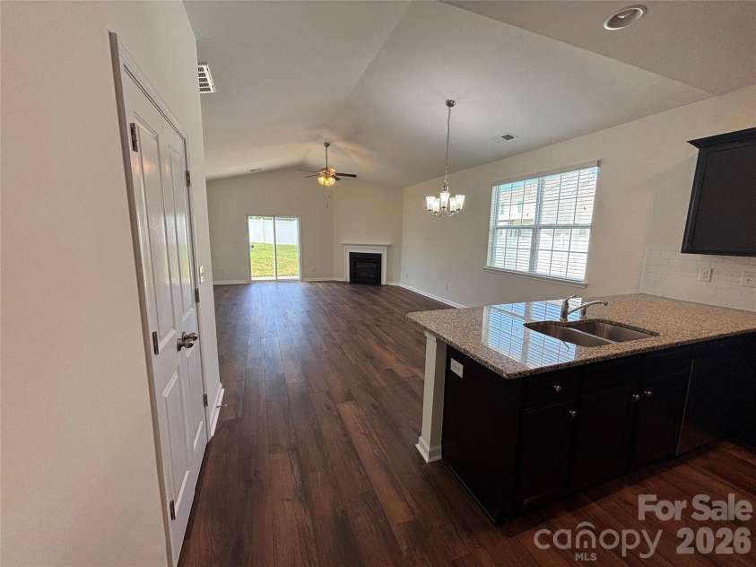 6816 Pennyroyal Way, Charlotte, NC 28216.  MLS# CAR4416598, YatesRealty ID 45748. Kitchen with Undermount Sink