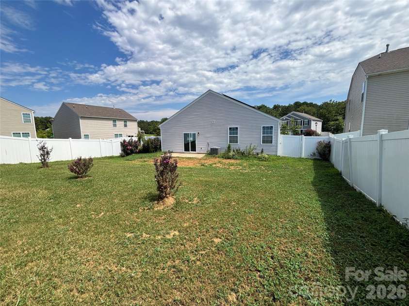 6816 Pennyroyal Way, Charlotte, NC 28216.  MLS# CAR4416598, YatesRealty ID 45748. Large Backyard