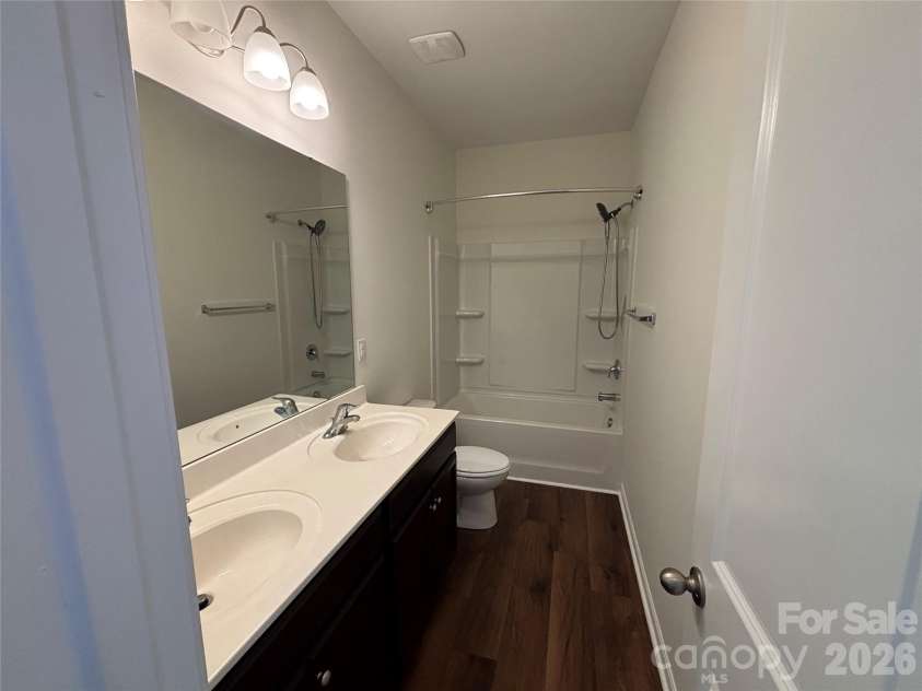 6816 Pennyroyal Way, Charlotte, NC 28216.  MLS# CAR4416598, YatesRealty ID 45748. Secondary Bathroom with Dual Sink