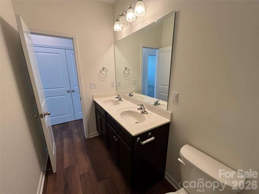 6816 Pennyroyal Way, Charlotte, NC 28216.  MLS# CAR4416598, YatesRealty ID 45748. Secondary Bathroom with Dual Sink