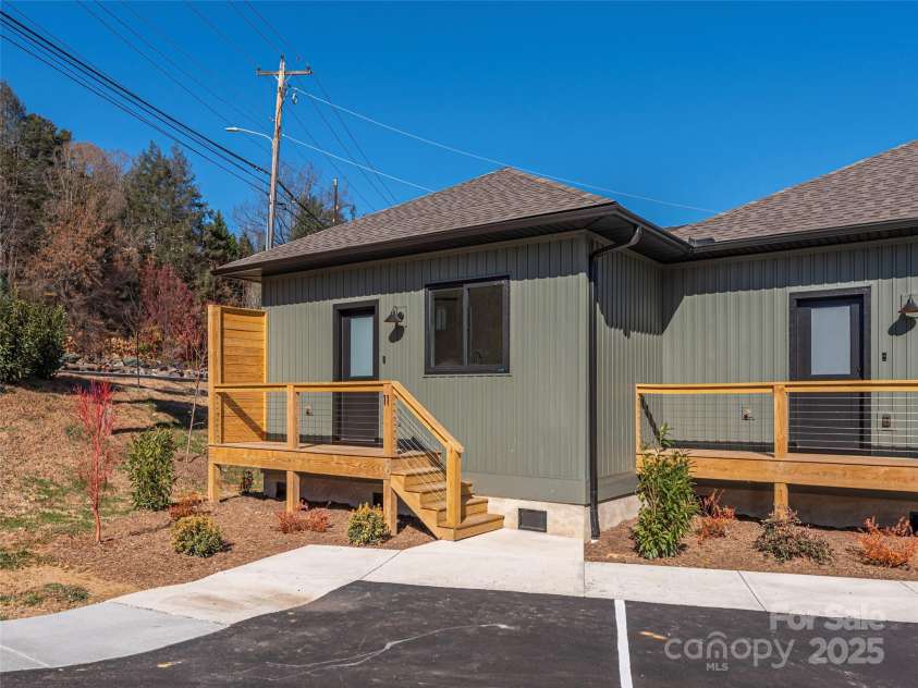 11 Leap Frog Park, Waynesville, NC 28786.  MLS# CAR4239023, YatesRealty ID 4575. 