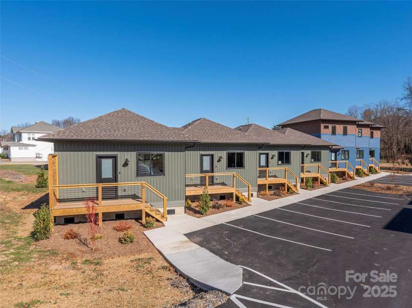 11 Leap Frog Park, Waynesville, NC 28786.  MLS# CAR4239023, YatesRealty ID 4575. 