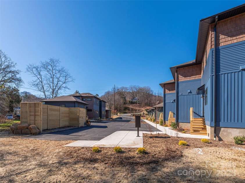 11 Leap Frog Park, Waynesville, NC 28786.  MLS# CAR4239023, YatesRealty ID 4575. 