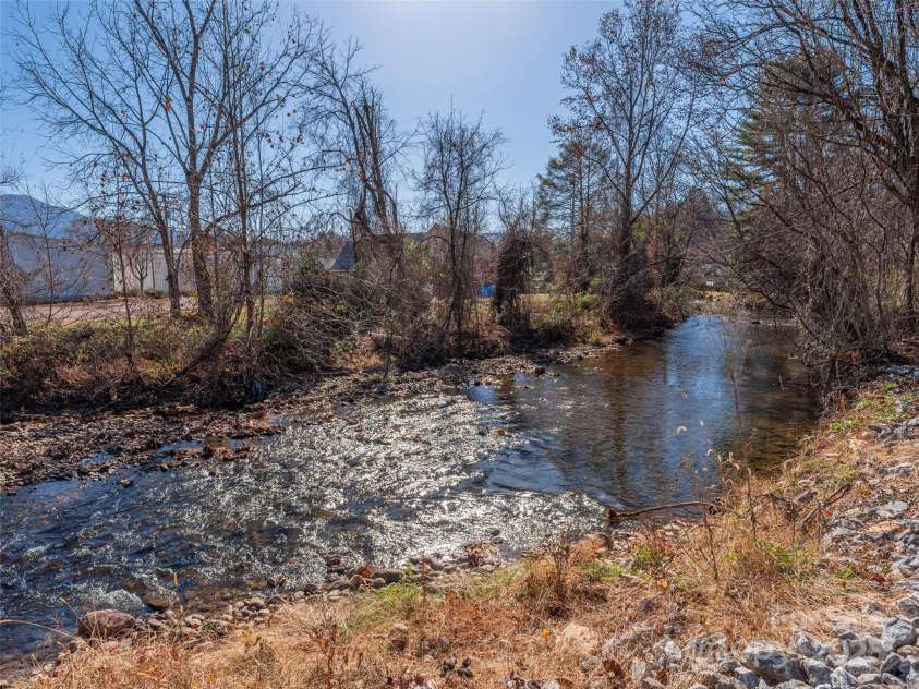 11 Leap Frog Park, Waynesville, NC 28786.  MLS# CAR4239023, YatesRealty ID 4575. 