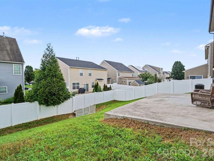 10924 Tailwater Street, Davidson, NC 28036.  MLS# CAR4411527, YatesRealty ID 45750. 