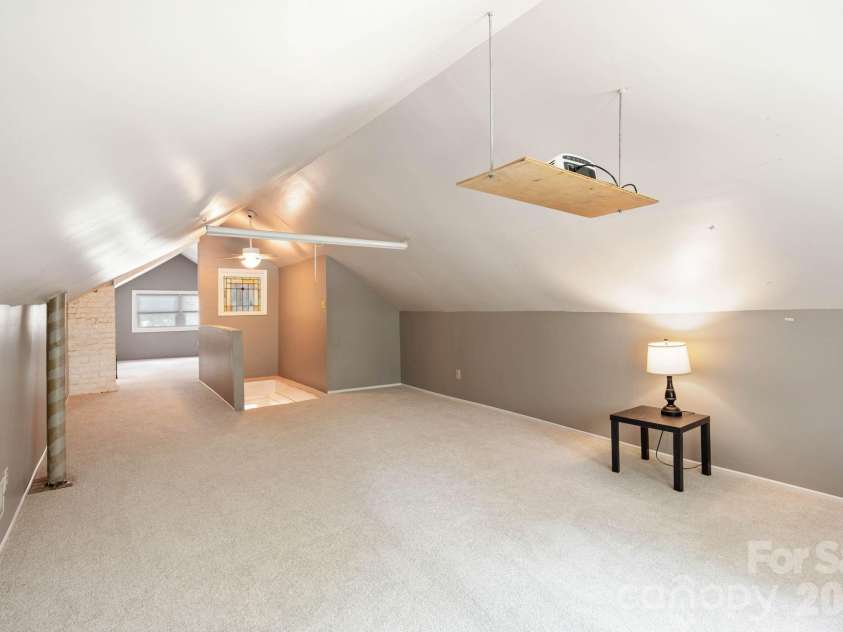 441 8th Avenue Drive, Hickory, NC 28601.  MLS# CAR4416718, YatesRealty ID 45751. 