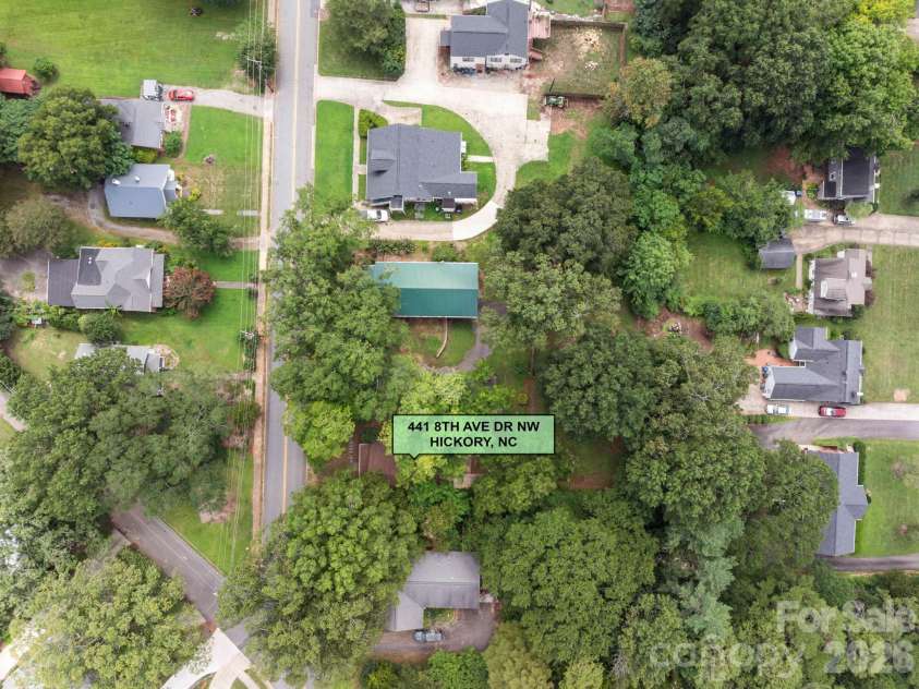 441 8th Avenue Drive, Hickory, NC 28601.  MLS# CAR4416718, YatesRealty ID 45751. 
