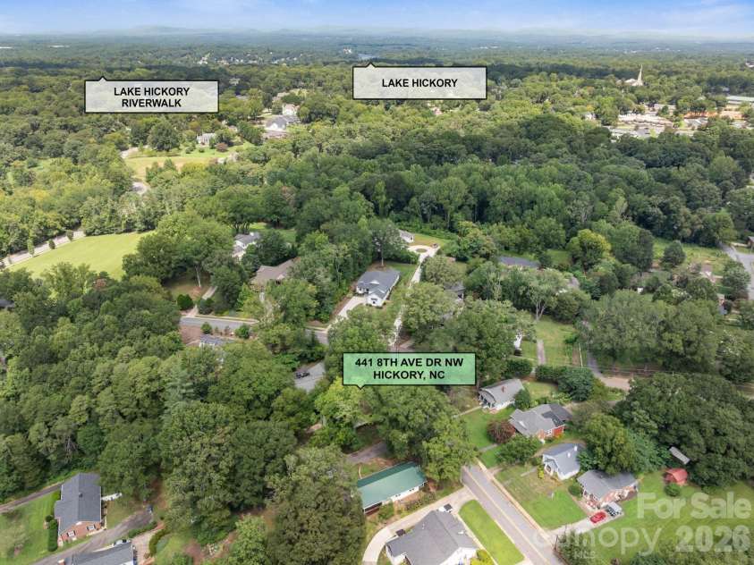 441 8th Avenue Drive, Hickory, NC 28601.  MLS# CAR4416718, YatesRealty ID 45751. 