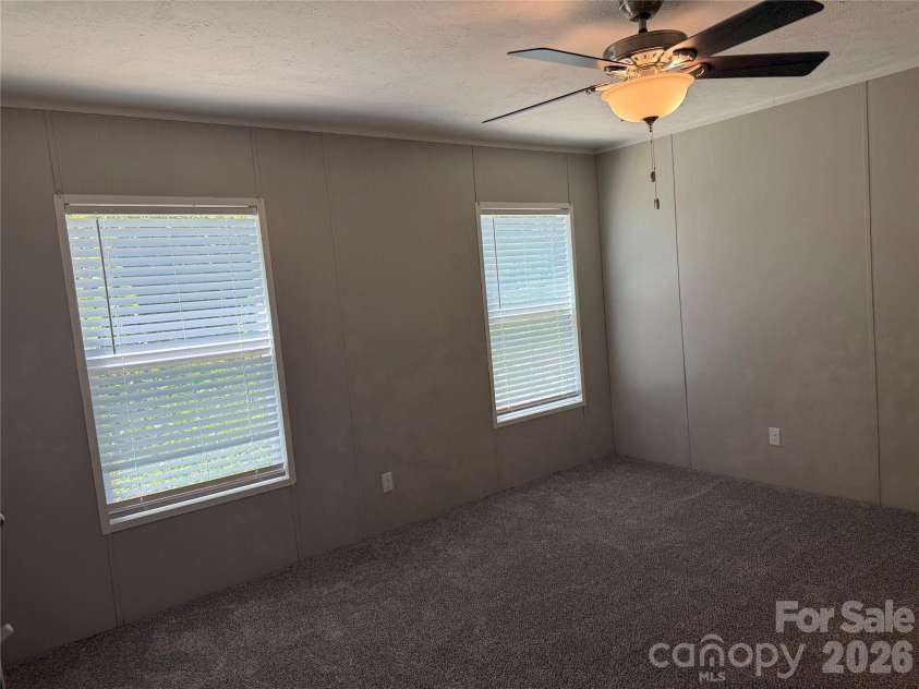 66 Neely Drive, Hendersonville, NC 28792.  MLS# CAR4416888, YatesRealty ID 45753. 