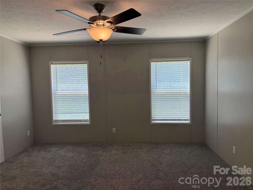 66 Neely Drive, Hendersonville, NC 28792.  MLS# CAR4416888, YatesRealty ID 45753. 