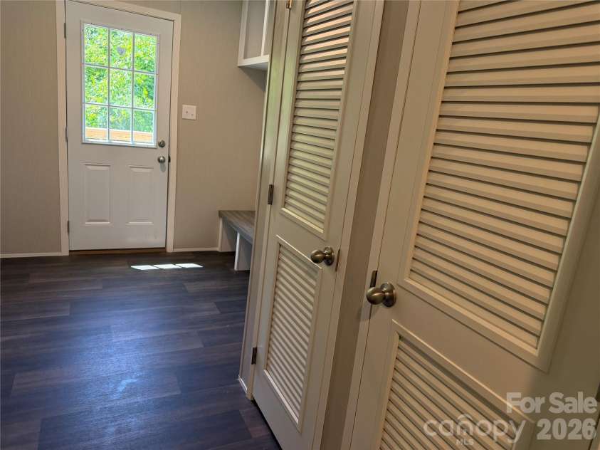 66 Neely Drive, Hendersonville, NC 28792.  MLS# CAR4416888, YatesRealty ID 45753. 