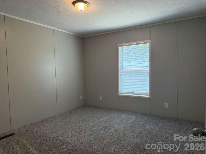 66 Neely Drive, Hendersonville, NC 28792.  MLS# CAR4416888, YatesRealty ID 45753. 