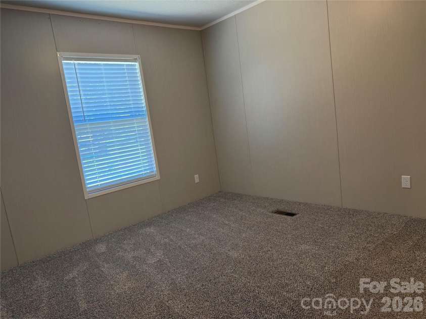 66 Neely Drive, Hendersonville, NC 28792.  MLS# CAR4416888, YatesRealty ID 45753. 