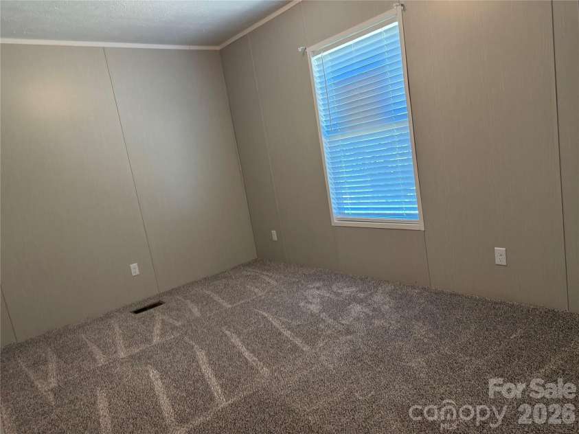 66 Neely Drive, Hendersonville, NC 28792.  MLS# CAR4416888, YatesRealty ID 45753. 
