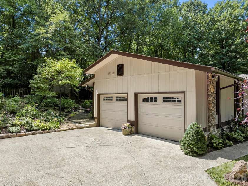 10 Brook Forest Drive, Arden, NC 28704.  MLS# CAR4415849, YatesRealty ID 45754. 
