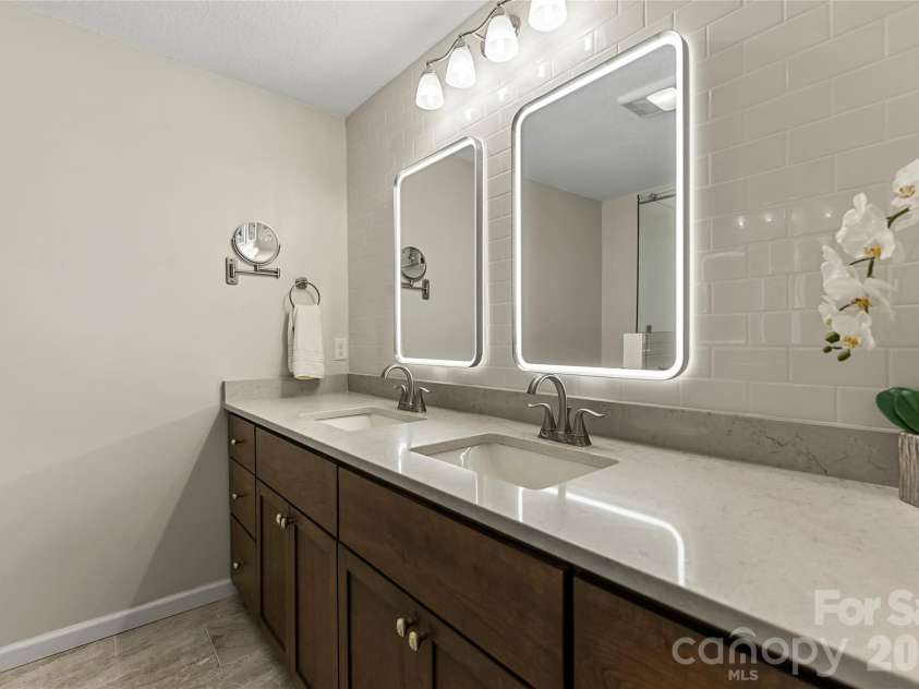 10 Brook Forest Drive, Arden, NC 28704.  MLS# CAR4415849, YatesRealty ID 45754. 