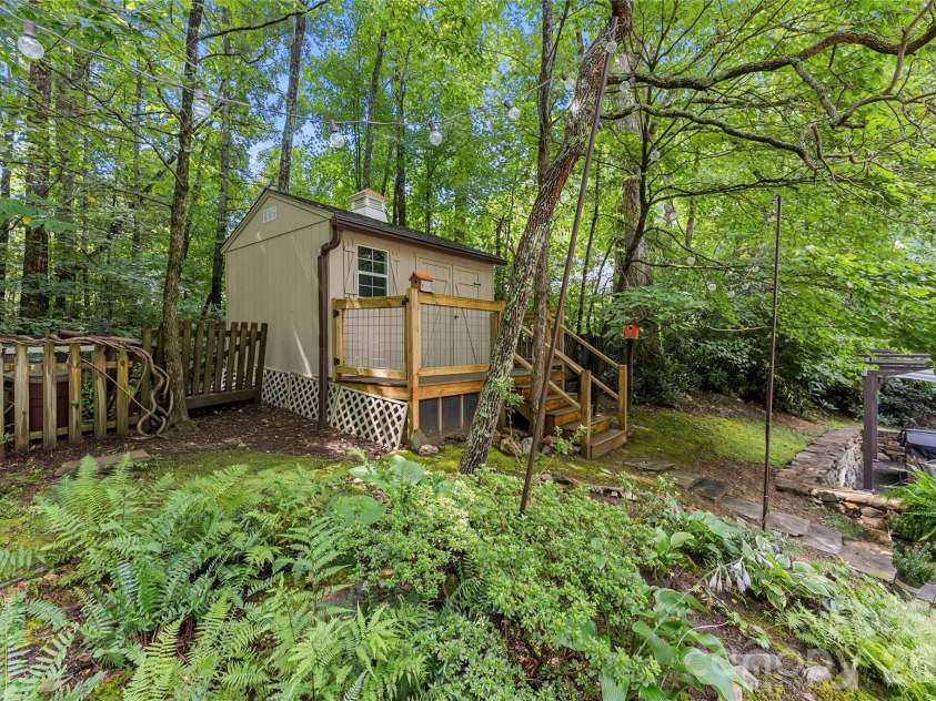 10 Brook Forest Drive, Arden, NC 28704.  MLS# CAR4415849, YatesRealty ID 45754. 