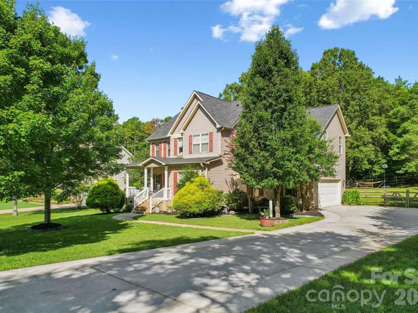 447 Shelby Ann Lane, Rock Hill, SC 29732.  MLS# CAR4414883, YatesRealty ID 45755. 