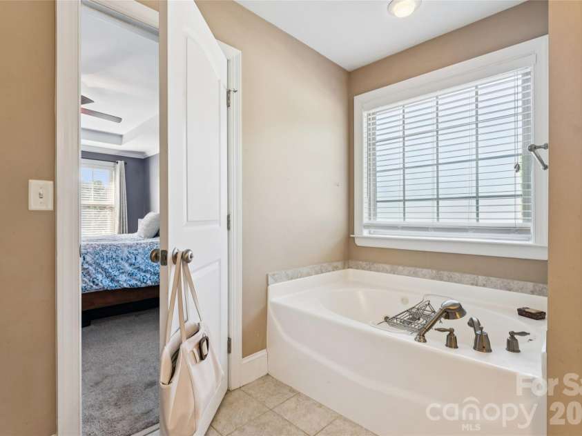 447 Shelby Ann Lane, Rock Hill, SC 29732.  MLS# CAR4414883, YatesRealty ID 45755. 