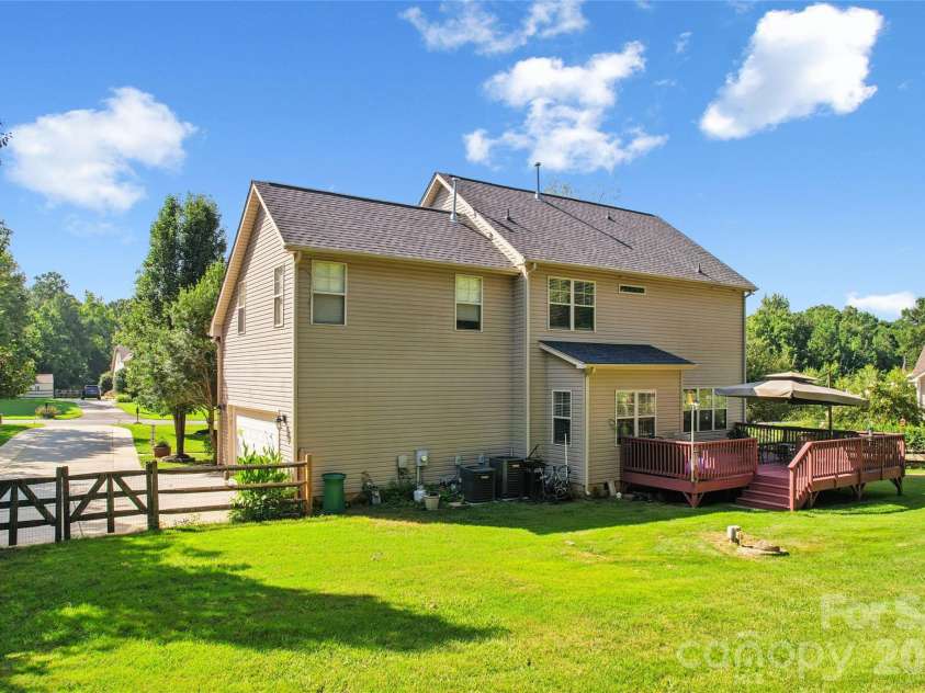 447 Shelby Ann Lane, Rock Hill, SC 29732.  MLS# CAR4414883, YatesRealty ID 45755. 