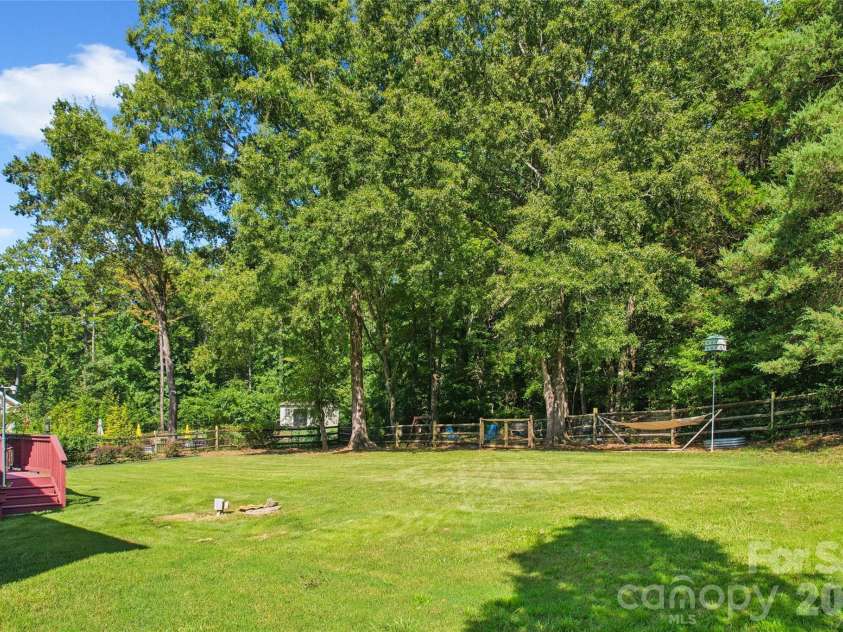 447 Shelby Ann Lane, Rock Hill, SC 29732.  MLS# CAR4414883, YatesRealty ID 45755. 
