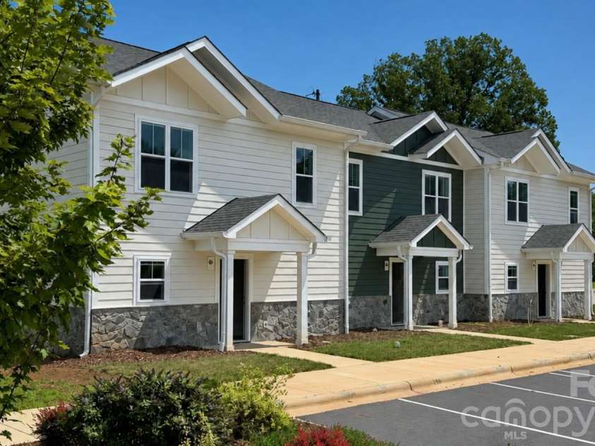 189 Beacon Avenue, Morganton, NC 28655.  MLS# CAR4415983, YatesRealty ID 45756. 192, 194, & 196