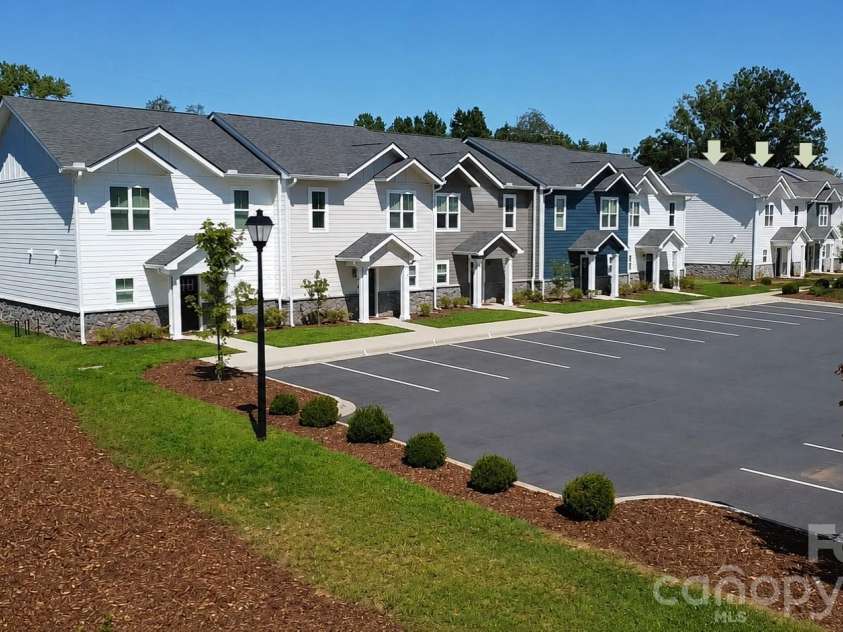 189 Beacon Avenue, Morganton, NC 28655.  MLS# CAR4415983, YatesRealty ID 45756. 