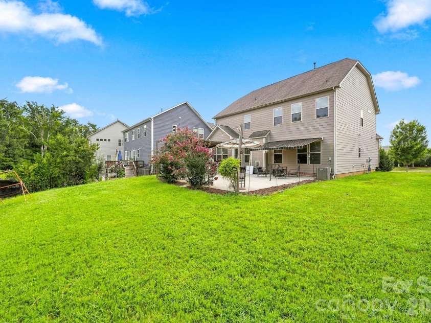 5009 Lydgate Drive, Waxhaw, NC 28173.  MLS# CAR4415096, YatesRealty ID 45758. 
