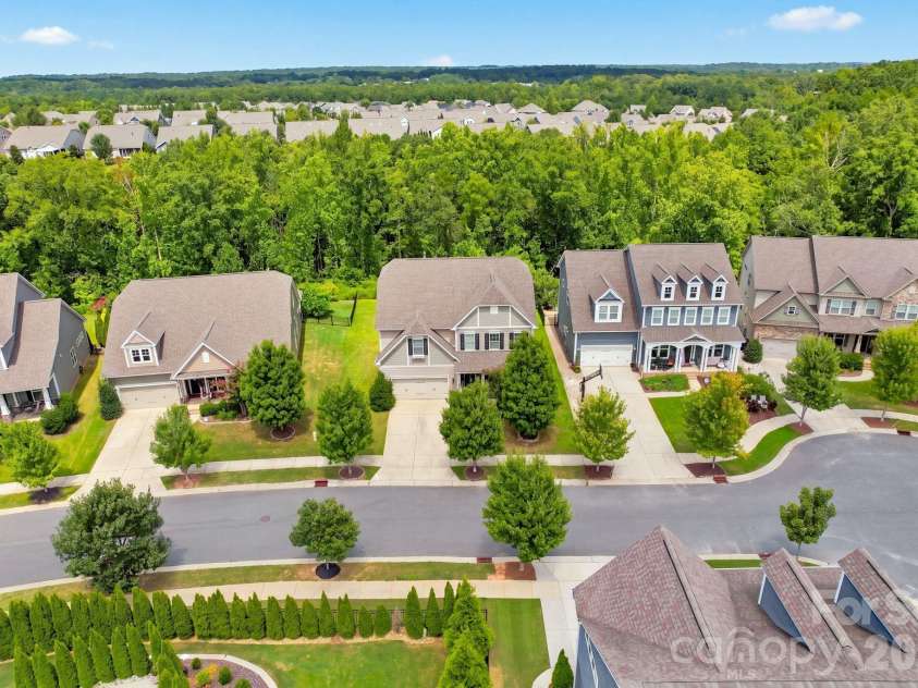 5009 Lydgate Drive, Waxhaw, NC 28173.  MLS# CAR4415096, YatesRealty ID 45758. Cul-de-sac lot backs to tree line for privacy