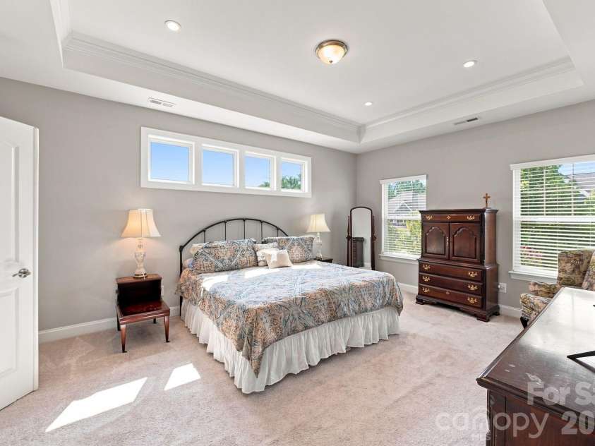 5009 Lydgate Drive, Waxhaw, NC 28173.  MLS# CAR4415096, YatesRealty ID 45758. Huge primarysuite features tray ceiling
