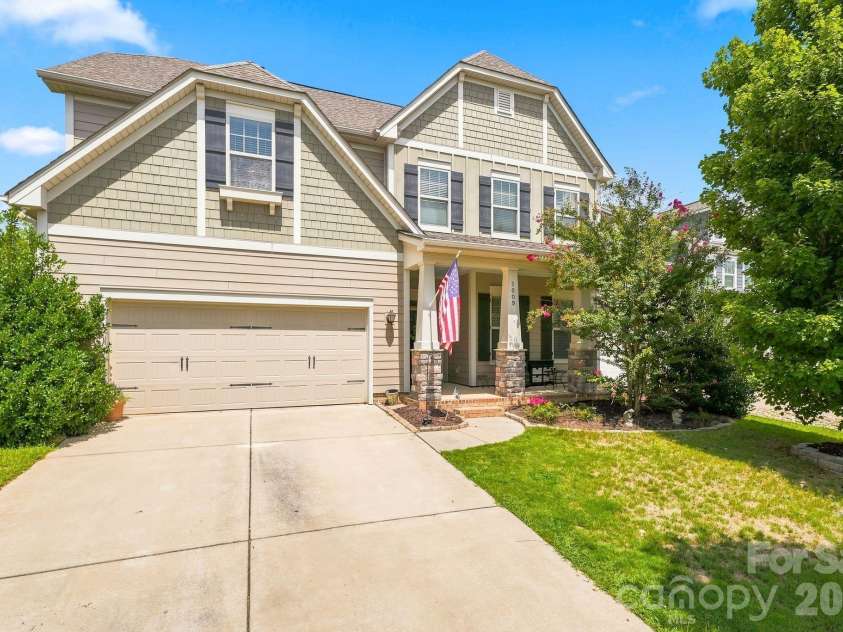 5009 Lydgate Drive, Waxhaw, NC 28173.  MLS# CAR4415096, YatesRealty ID 45758. Welcome to 5009 Lydgate Drive