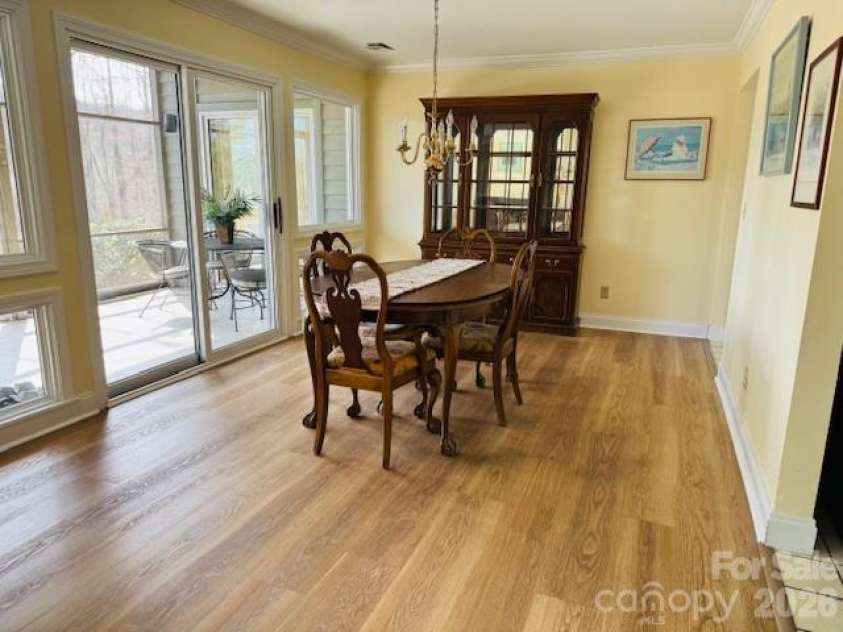 121 Burning Tree Lane, Flat Rock, NC 28731.  MLS# CAR4352106, YatesRealty ID 4576. 