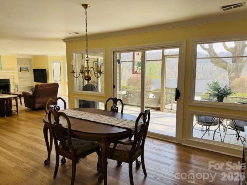 121 Burning Tree Lane, Flat Rock, NC 28731.  MLS# CAR4352106, YatesRealty ID 4576. 