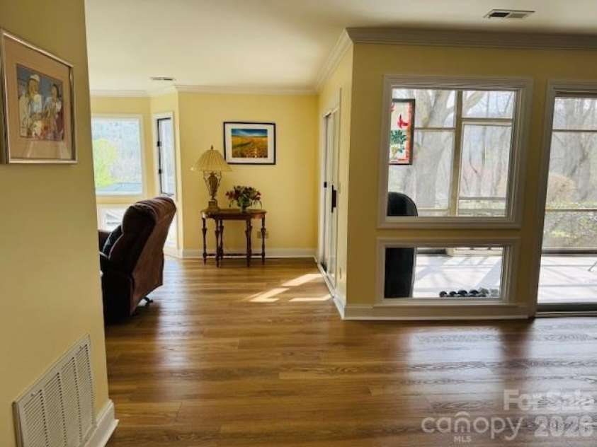 121 Burning Tree Lane, Flat Rock, NC 28731.  MLS# CAR4352106, YatesRealty ID 4576. 