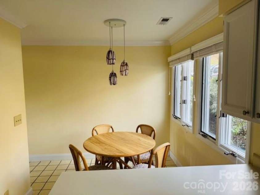121 Burning Tree Lane, Flat Rock, NC 28731.  MLS# CAR4352106, YatesRealty ID 4576. 